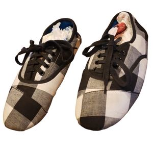 Toms Black/White Plaid Sneakers Size 9
